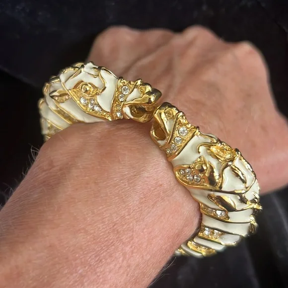 Kenneth Jay Lane enamel zebra bracelet with rhinestones - Picture 2 of 8